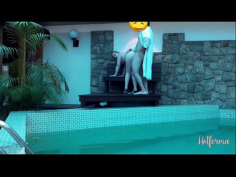 ❤️ Chefe convida empregada para a piscina, mas não conseguiu resistir a um Sexo vídeo em porno pt-br.eviewporn.ru ☑